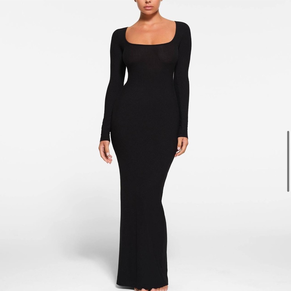 Skims black/onyx long sleeve dress